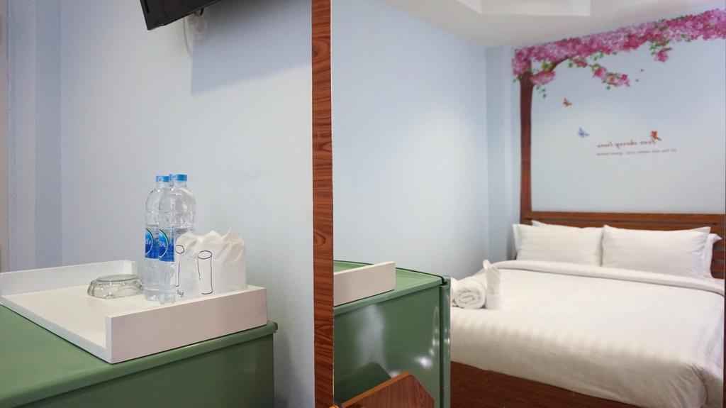 Naka Dream Hotel HHQ Habitación foto