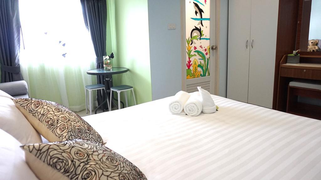 Naka Dream Hotel HHQ Habitación foto